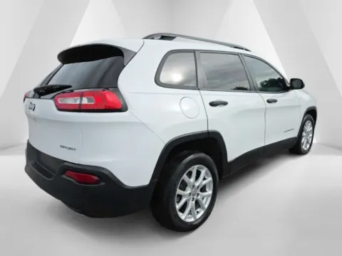 More photos of 2016 Jeep Cherokee Sport at Hocking Valley Motors, OH