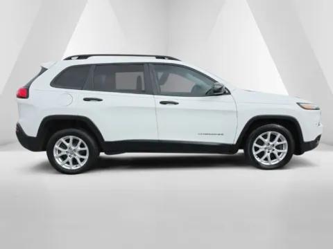 More photos of 2016 Jeep Cherokee Sport at Hocking Valley Motors, OH