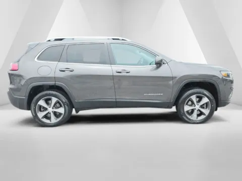 More photos of 2019 Jeep Cherokee Limited at Hocking Valley Motors, OH