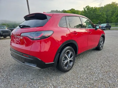 More photos of 2023 Honda HR-V EX-L at Hocking Valley Motors, OH