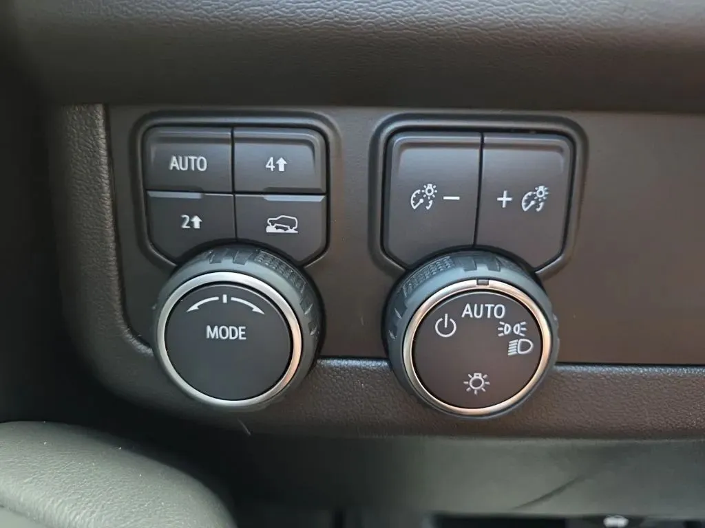 2023 Chevrolet Tahoe RST - Photo 32