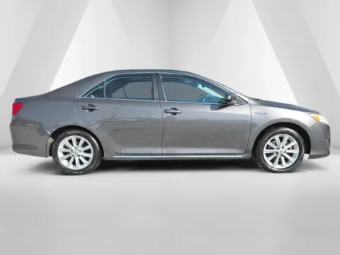 More photos of 2014 Toyota Camry Hybrid XLE at Hocking Valley Motors, OH