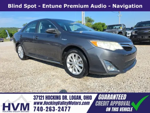 Gray 2014 Toyota Camry Hybrid XLE for sale in Logan, OH