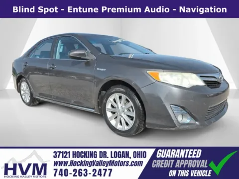 Gray 2014 Toyota Camry Hybrid XLE for sale in Logan, OH