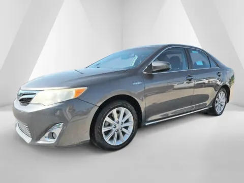 Another view of 2014 Toyota Camry Hybrid XLE for sale in Logan, OH at Hocking Valley Motors