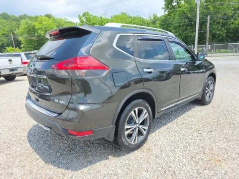 More photos of 2017 Nissan Rogue SL at Hocking Valley Motors, OH