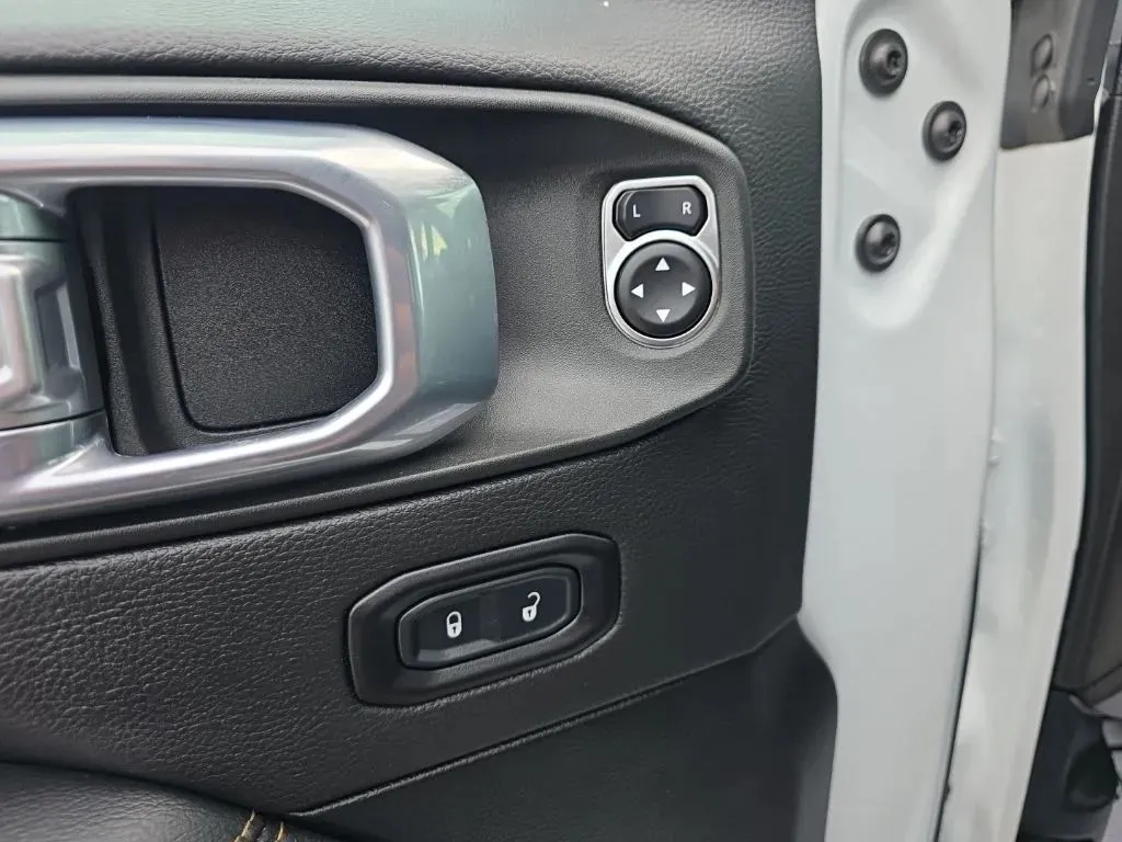 2022 Jeep Wrangler Unlimited High Altitude - Photo 12
