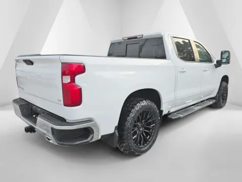 More photos of 2020 Chevrolet Silverado 1500 LT at Hocking Valley Motors, OH