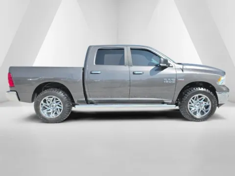More photos of 2017 Ram 1500 Big Horn at Hocking Valley Motors, OH