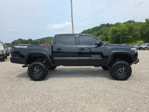 More photos of 2018 Toyota Tacoma TRD Off-Road at Hocking Valley Motors, OH