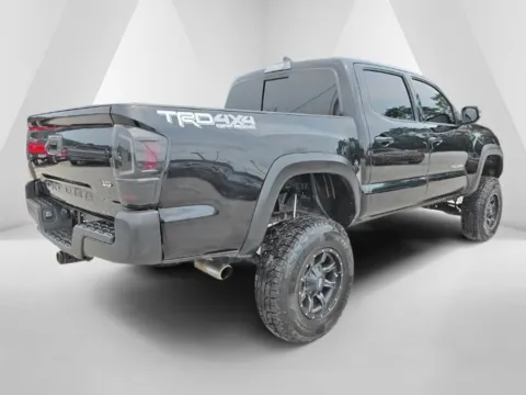 More photos of 2018 Toyota Tacoma TRD Off-Road at Hocking Valley Motors, OH