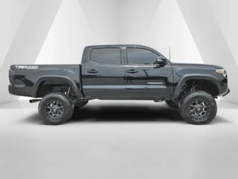 More photos of 2018 Toyota Tacoma TRD Off-Road at Hocking Valley Motors, OH