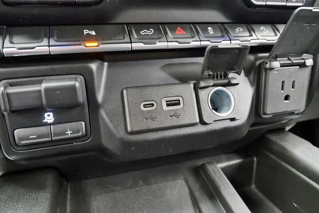 2022 GMC Sierra 2500HD AT4 - Photo 25