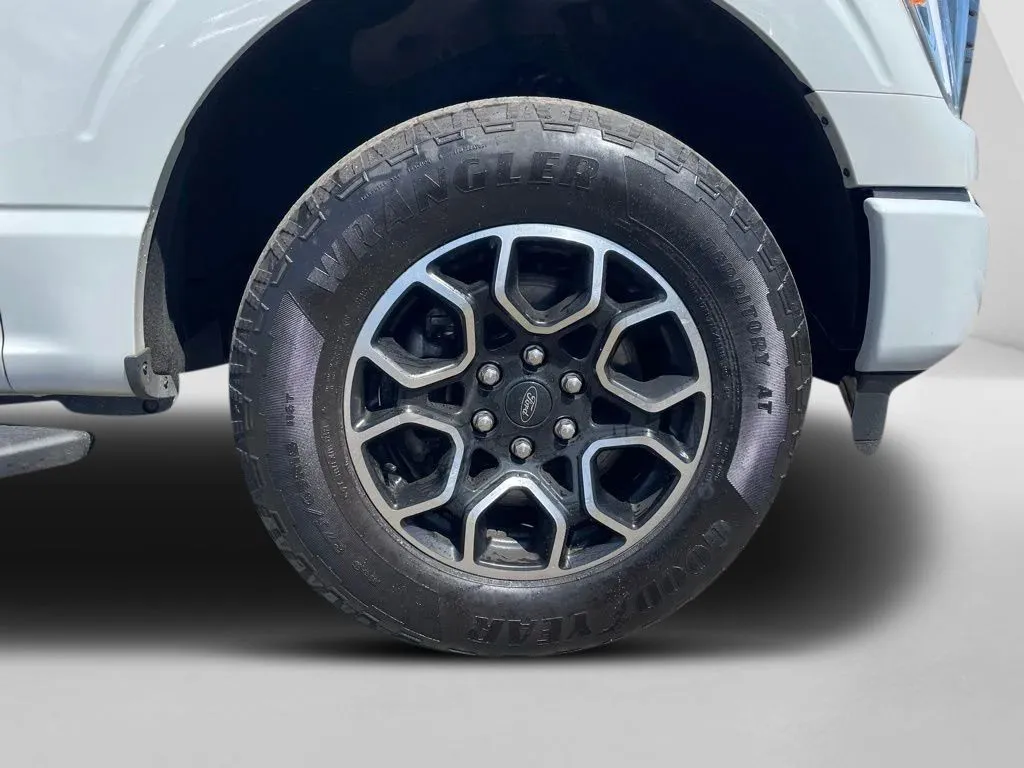 2023 Ford F-150 XLT - Photo 7