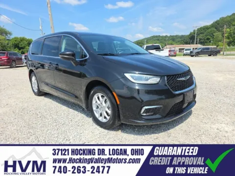 Black 2023 Chrysler Pacifica Touring L for sale in Logan, OH