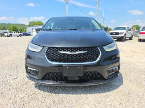 Photos of 2023 Chrysler Pacifica Touring L for sale in Logan, OH at Hocking Valley Motors