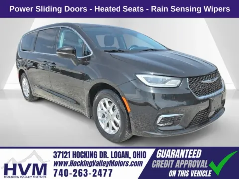 Black 2023 Chrysler Pacifica Touring L for sale in Logan, OH