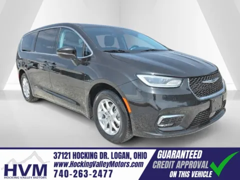 Black 2023 Chrysler Pacifica Touring L for sale in Logan, OH