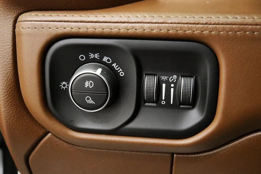 2022 RAM Ram 3500 Pickup Longhorn - Photo 27