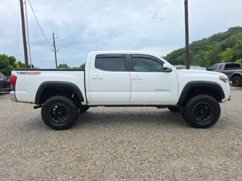 More photos of 2018 Toyota Tacoma TRD Off-Road at Hocking Valley Motors, OH