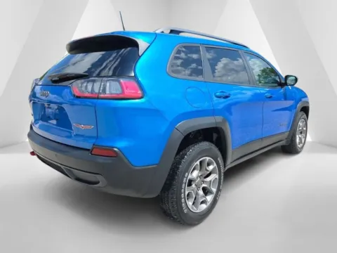 More photos of 2021 Jeep Cherokee Trailhawk at Hocking Valley Motors, OH