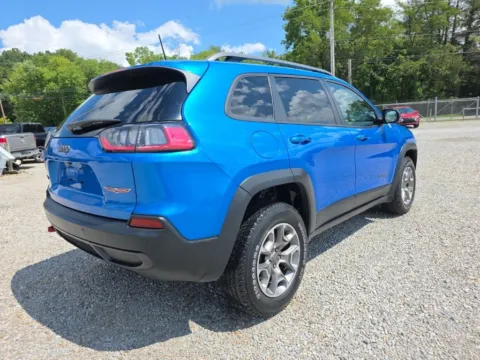 More photos of 2021 Jeep Cherokee Trailhawk at Hocking Valley Motors, OH