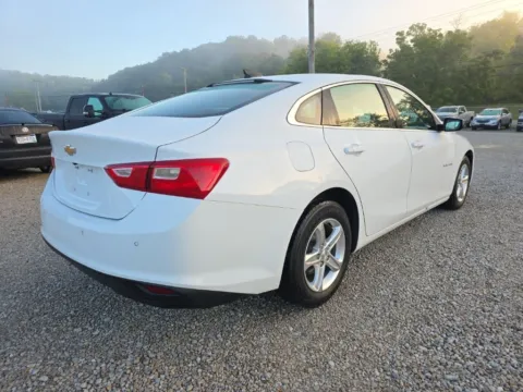 More photos of 2022 Chevrolet Malibu LS at Hocking Valley Motors, OH