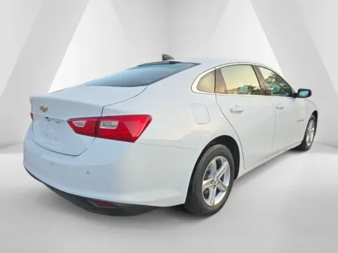 More photos of 2022 Chevrolet Malibu LS at Hocking Valley Motors, OH