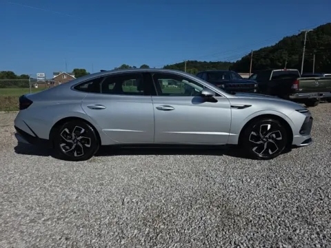 More photos of 2025 Hyundai Sonata SEL at Hocking Valley Motors, OH