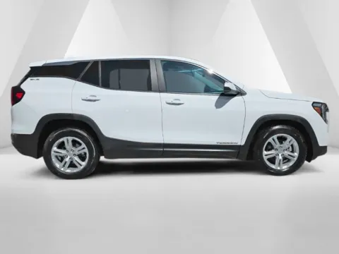 More photos of 2024 GMC Terrain SLE at Hocking Valley Motors, OH
