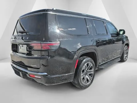 More photos of 2024 Jeep Wagoneer Series II at Hocking Valley Motors, OH
