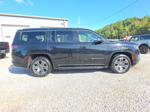 More photos of 2024 Jeep Wagoneer Series II at Hocking Valley Motors, OH