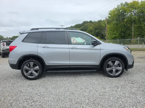 More photos of 2021 Honda Passport Touring at Hocking Valley Motors, OH