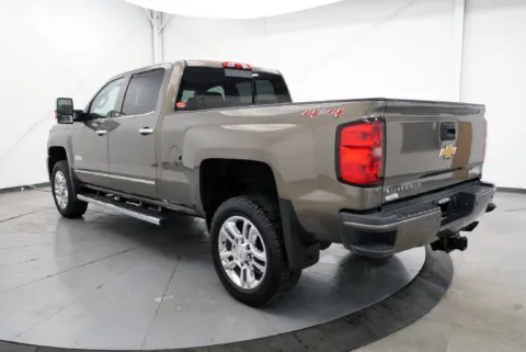 More photos of 2015 Chevrolet Silverado 2500 HD High Country at Hocking Valley Motors, OH