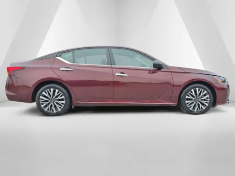 More photos of 2024 Nissan Altima 2.5 SV at Hocking Valley Motors, OH