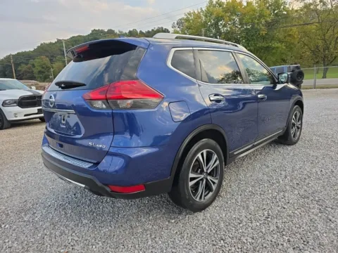More photos of 2017 Nissan Rogue SL at Hocking Valley Motors, OH