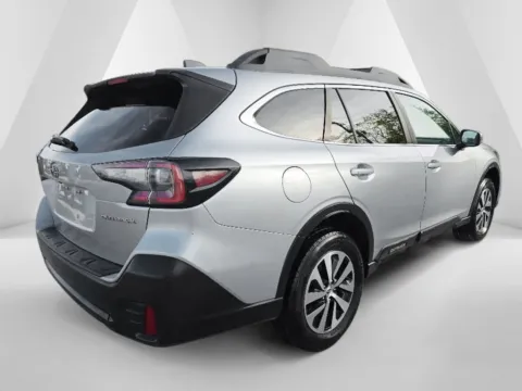 More photos of 2021 Subaru Outback Premium at Hocking Valley Motors, OH