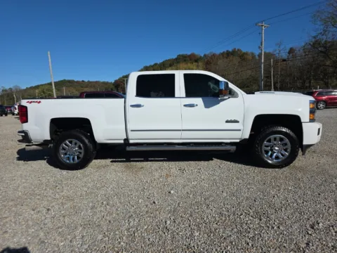 More photos of 2019 Chevrolet Silverado 3500 HD High Country at Hocking Valley Motors, OH