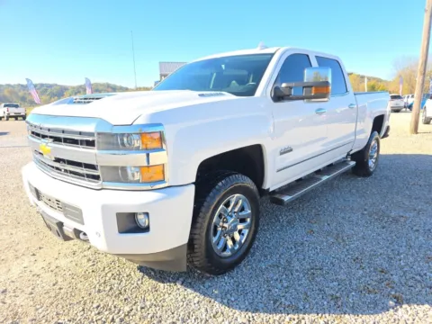 More photos of 2019 Chevrolet Silverado 3500 HD High Country at Hocking Valley Motors, OH