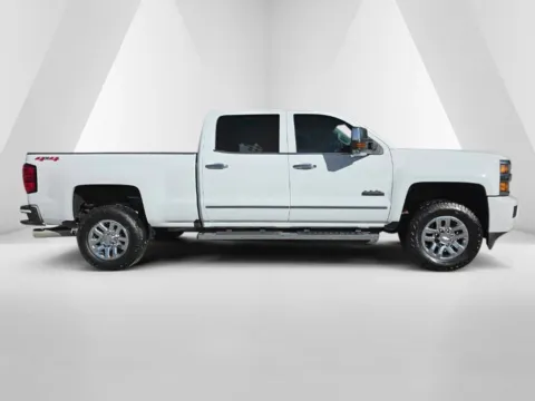 More photos of 2019 Chevrolet Silverado 3500 HD High Country at Hocking Valley Motors, OH
