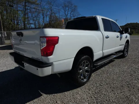 More photos of 2019 Nissan Titan XD SL at Hocking Valley Motors, OH
