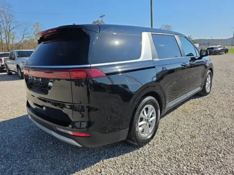 More photos of 2022 Kia Carnival LXS at Hocking Valley Motors, OH