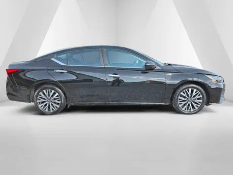 More photos of 2025 Nissan Altima 2.5 SV at Hocking Valley Motors, OH