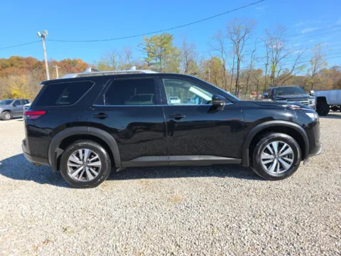 More photos of 2022 Nissan Pathfinder SL at Hocking Valley Motors, OH