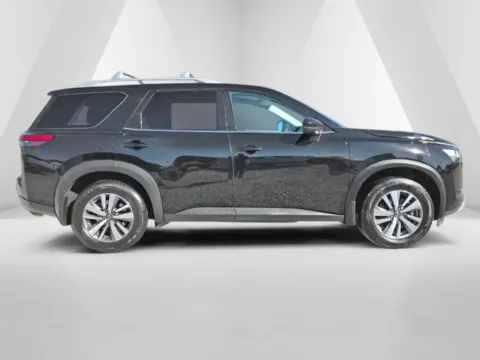 More photos of 2022 Nissan Pathfinder SL at Hocking Valley Motors, OH