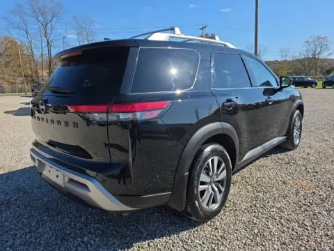 More photos of 2022 Nissan Pathfinder SL at Hocking Valley Motors, OH