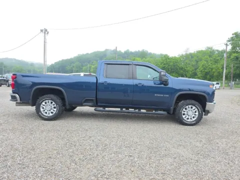 More photos of 2020 Chevrolet Silverado 2500HD LT at Hocking Valley Motors, OH