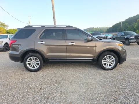 More photos of 2015 Ford Explorer XLT at Hocking Valley Motors, OH