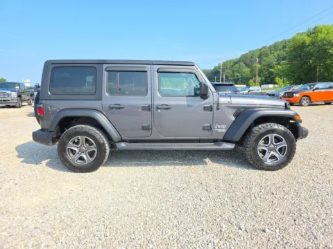 More photos of 2018 Jeep Wrangler Unlimited Sport S at Hocking Valley Motors, OH