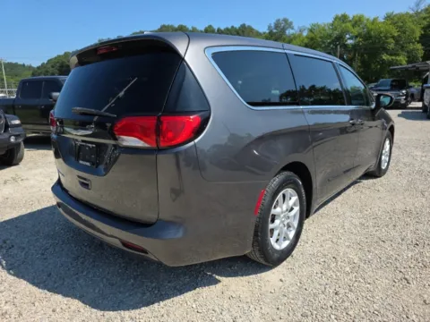 More photos of 2017 Chrysler Pacifica LX at Hocking Valley Motors, OH